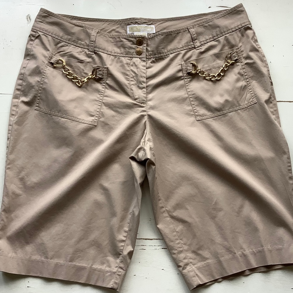 Michael Kors Signature chain link pockets Khaki Beige Bermuda Shorts SZ 14